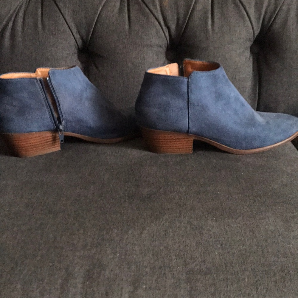 Size 7 Blue Suede Boots